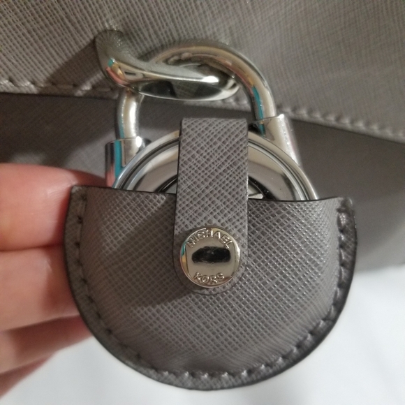 Michael Kors Large Emma Tote *Price Firm* - Picture 7 of 8